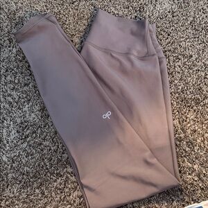 Alo airlift light purple leggings